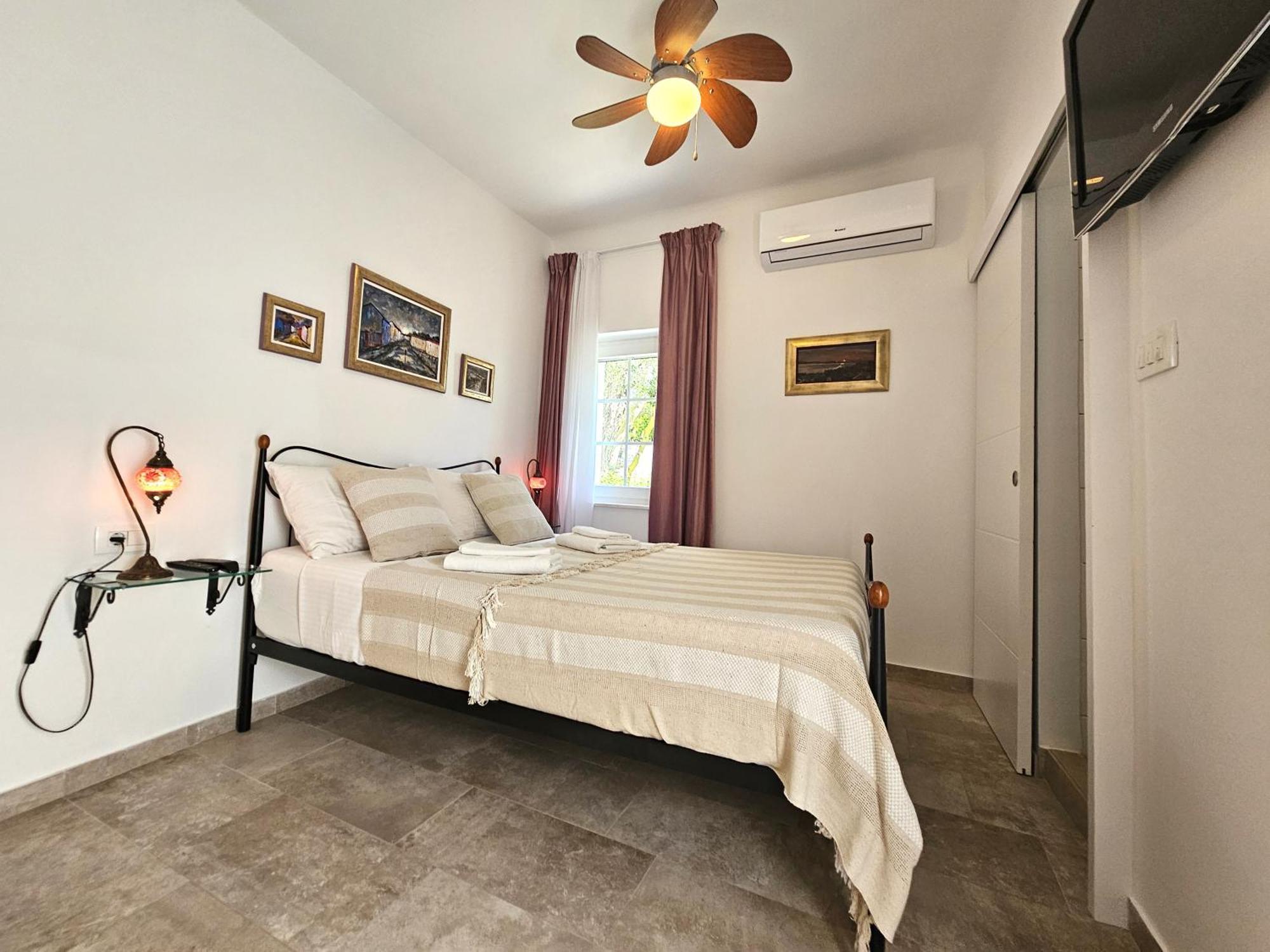 The Three Flowers Pool House Trogir Eksteriør billede