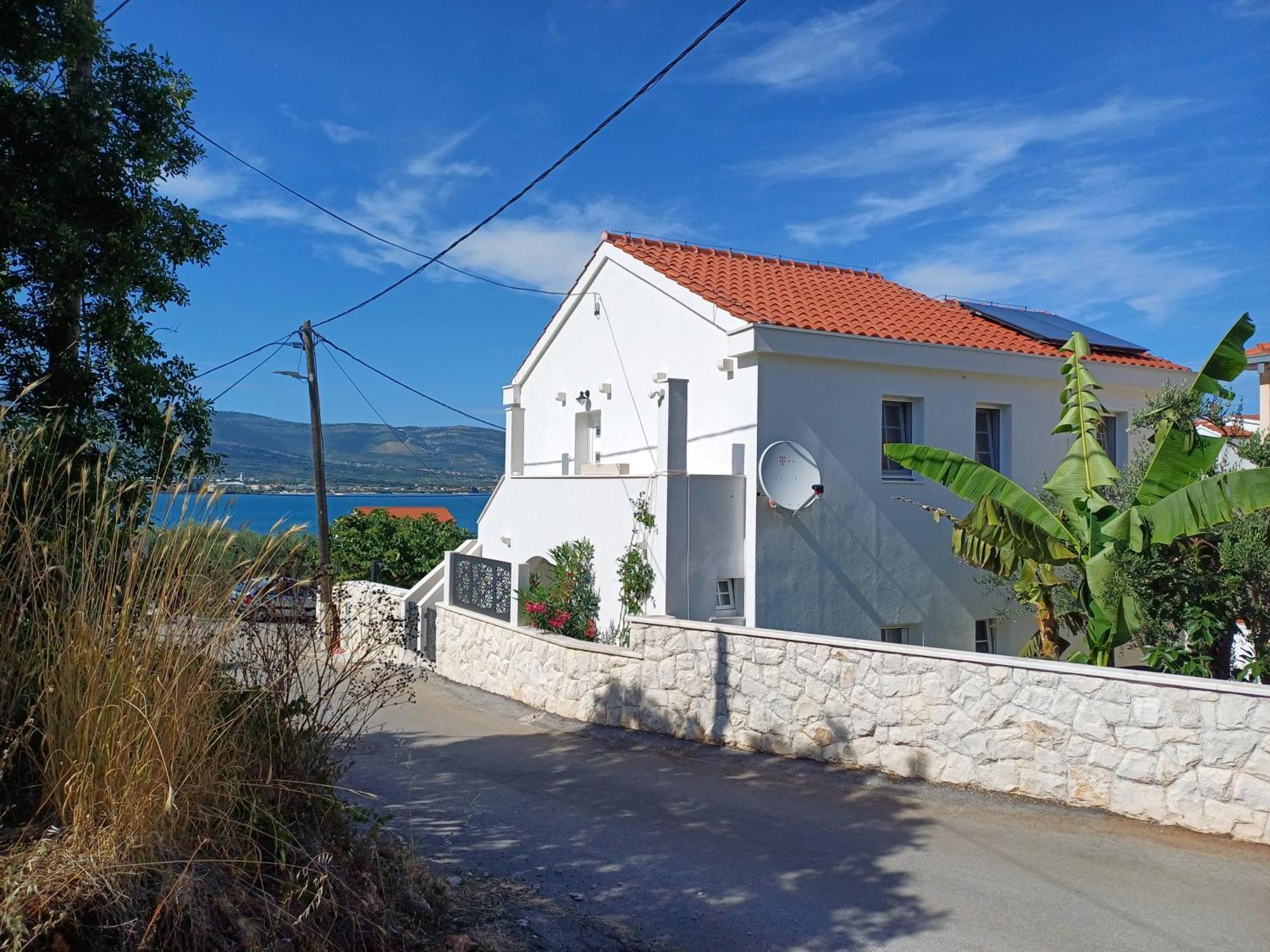 The Three Flowers Pool House Trogir Eksteriør billede