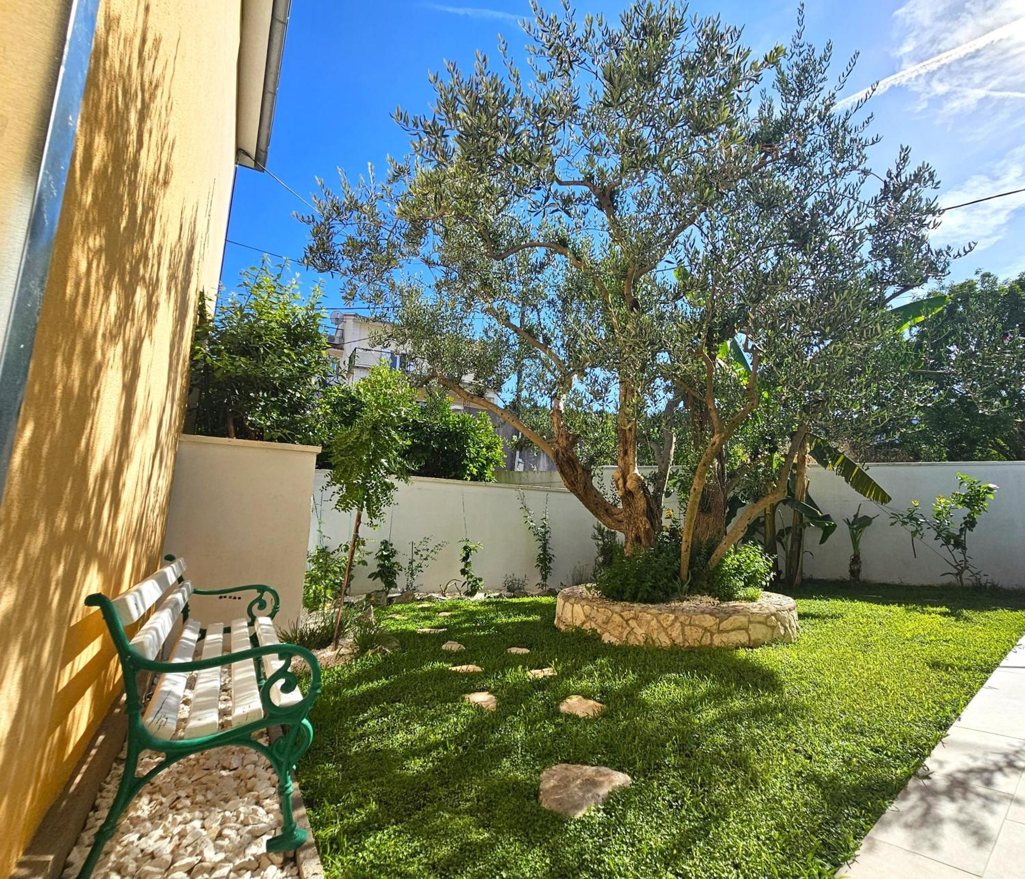 The Three Flowers Pool House Trogir Eksteriør billede